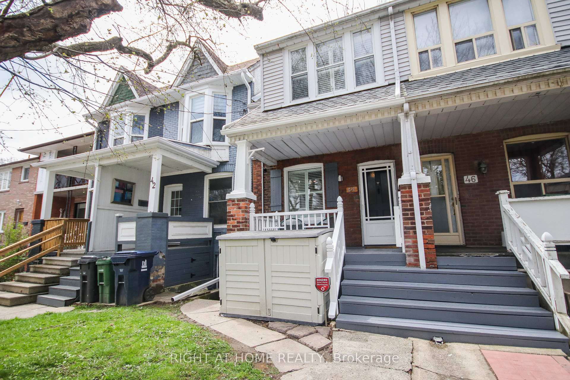 44 Rhodes Avenue