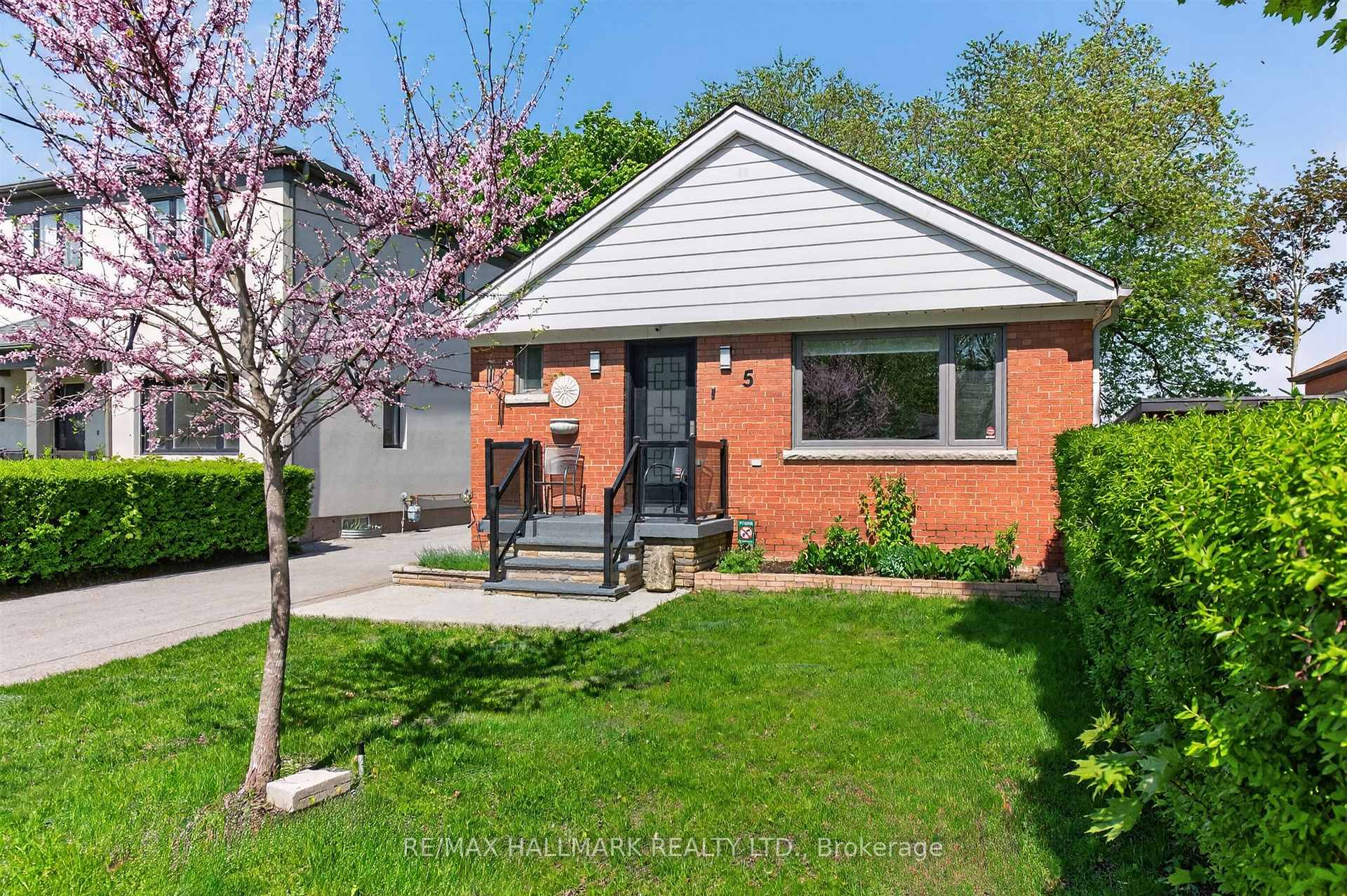 5 Elmont Drive
