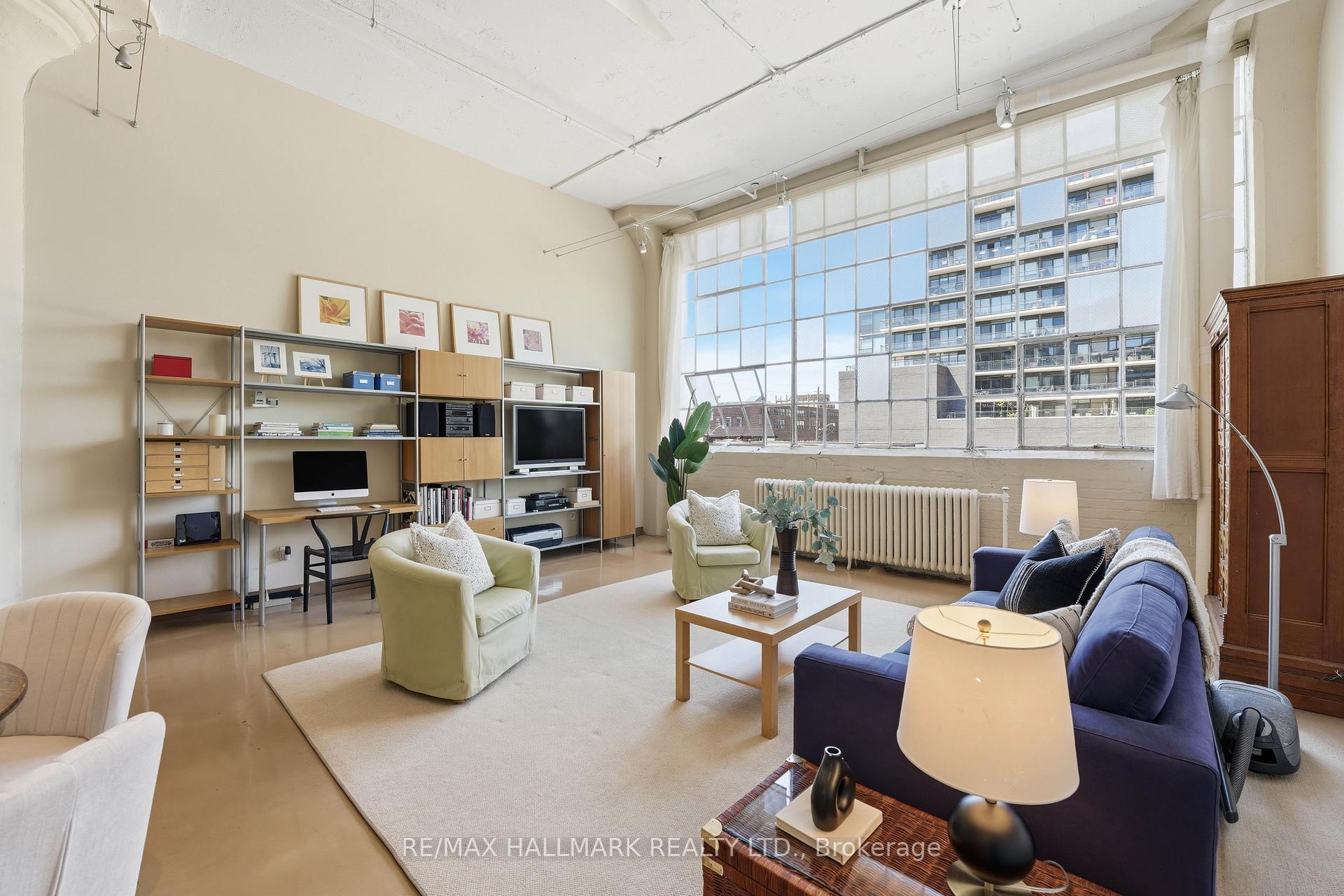 245 Carlaw Avenue