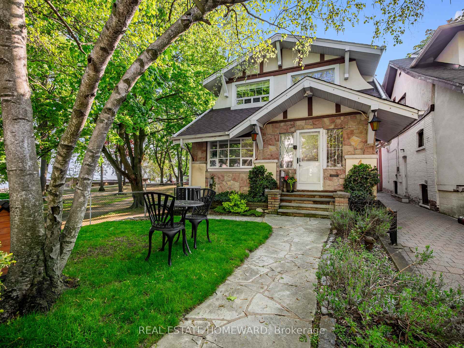4 Silver Birch Avenue