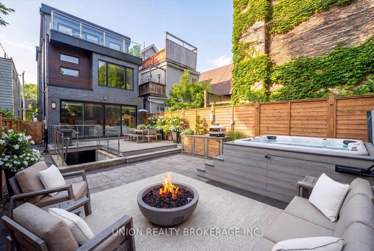 105 Kenilworth Avenue