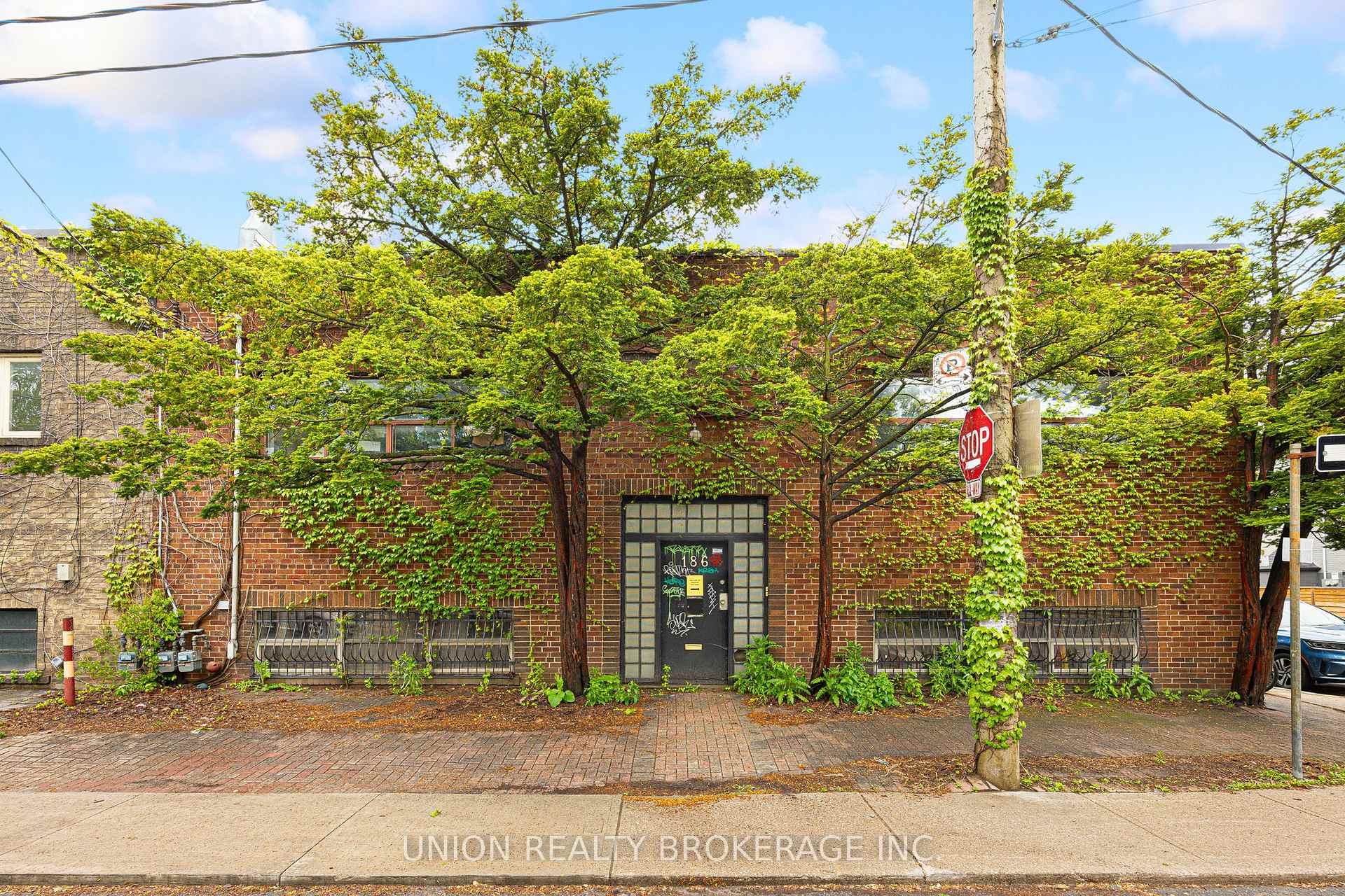 186 Munro Street