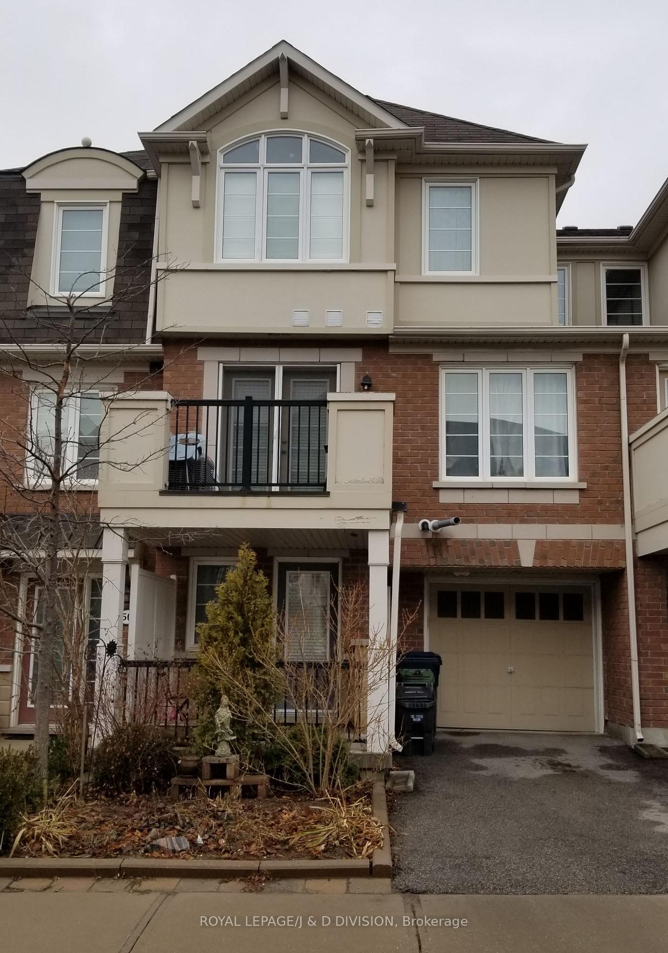 52 Ayers Crescent