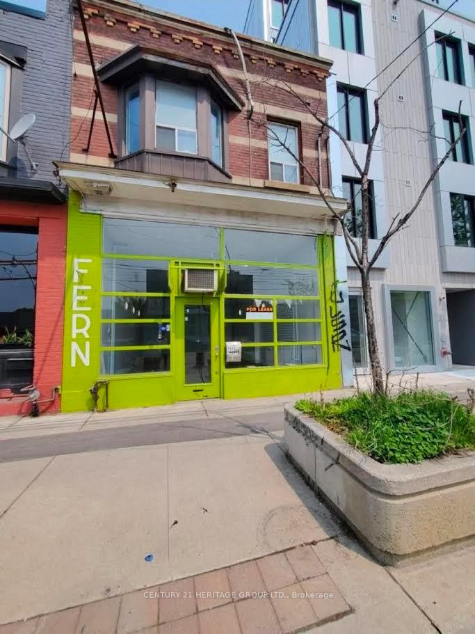 1596 Queen Street E