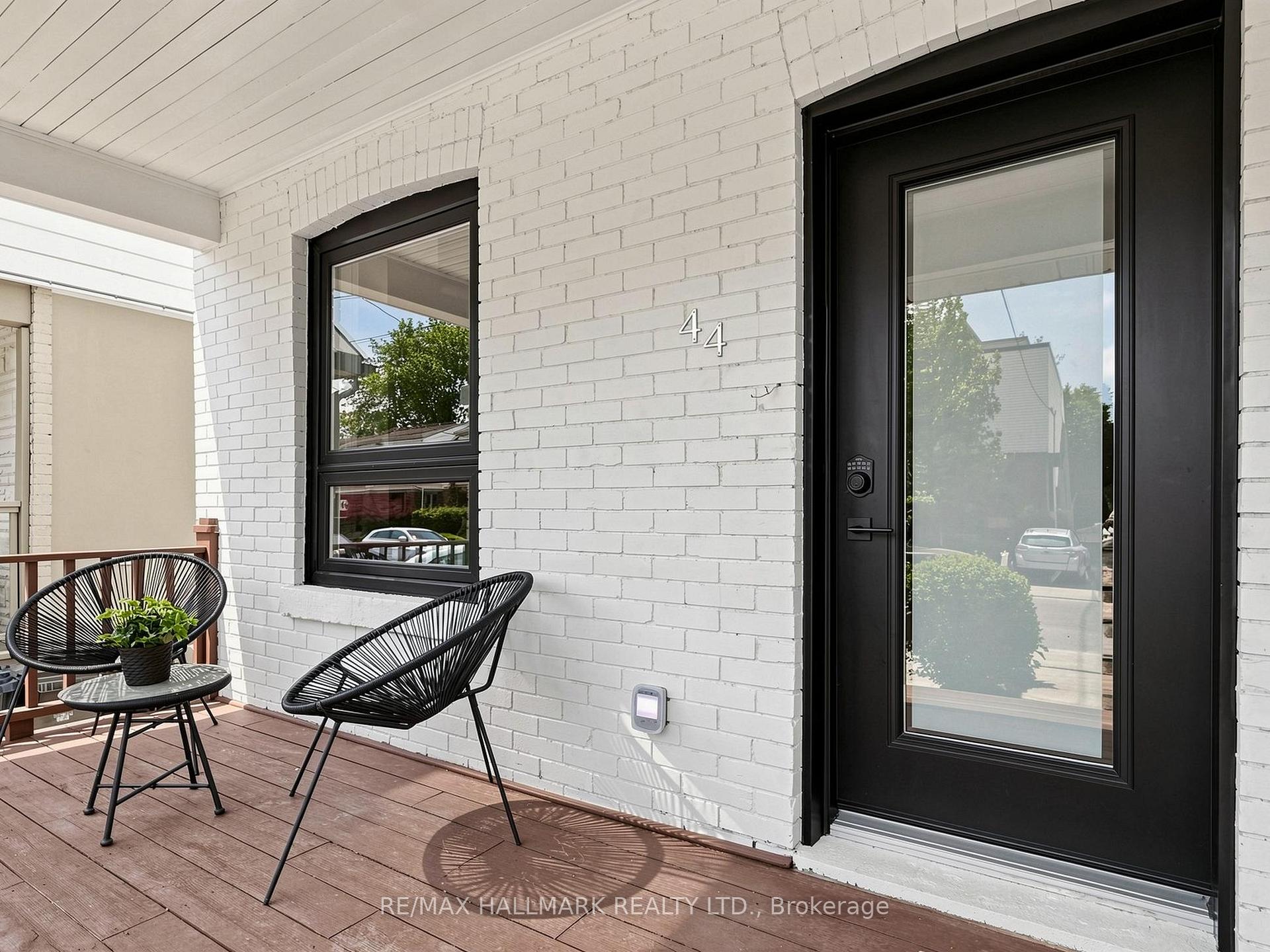 44 Queensdale Avenue