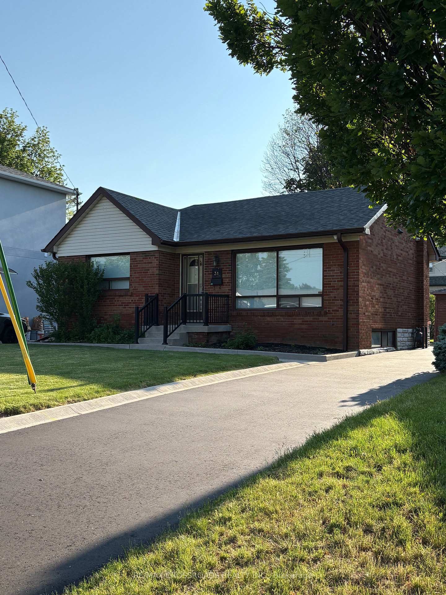 31 Robertsfield Crescent