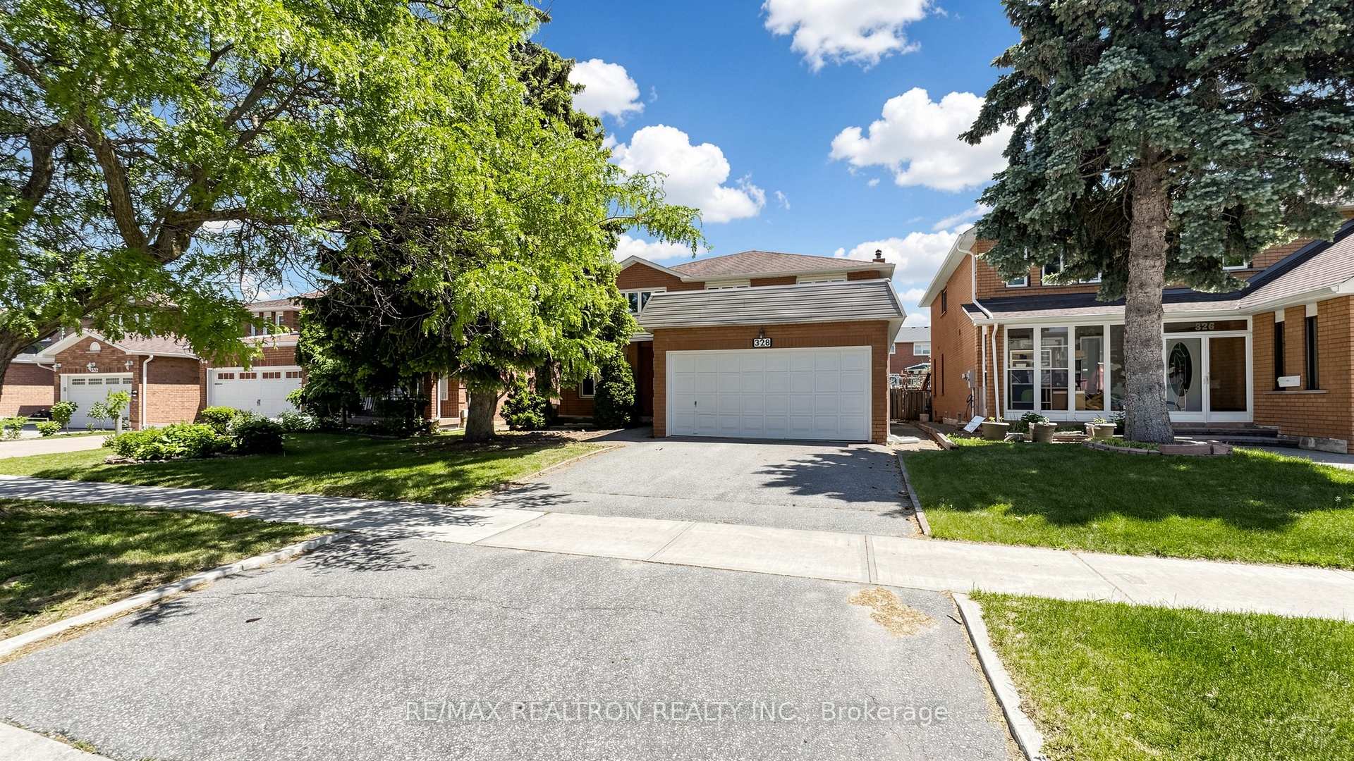 328 Goldhawk Trail