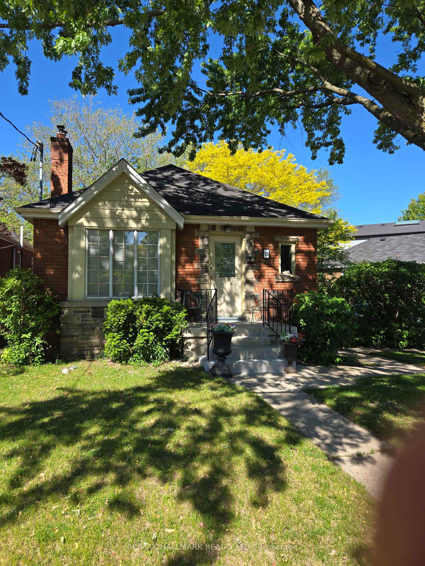 22 Airley Crescent