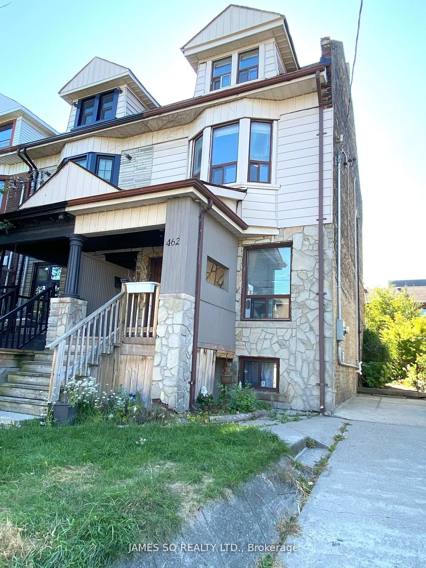 462 Pape Avenue