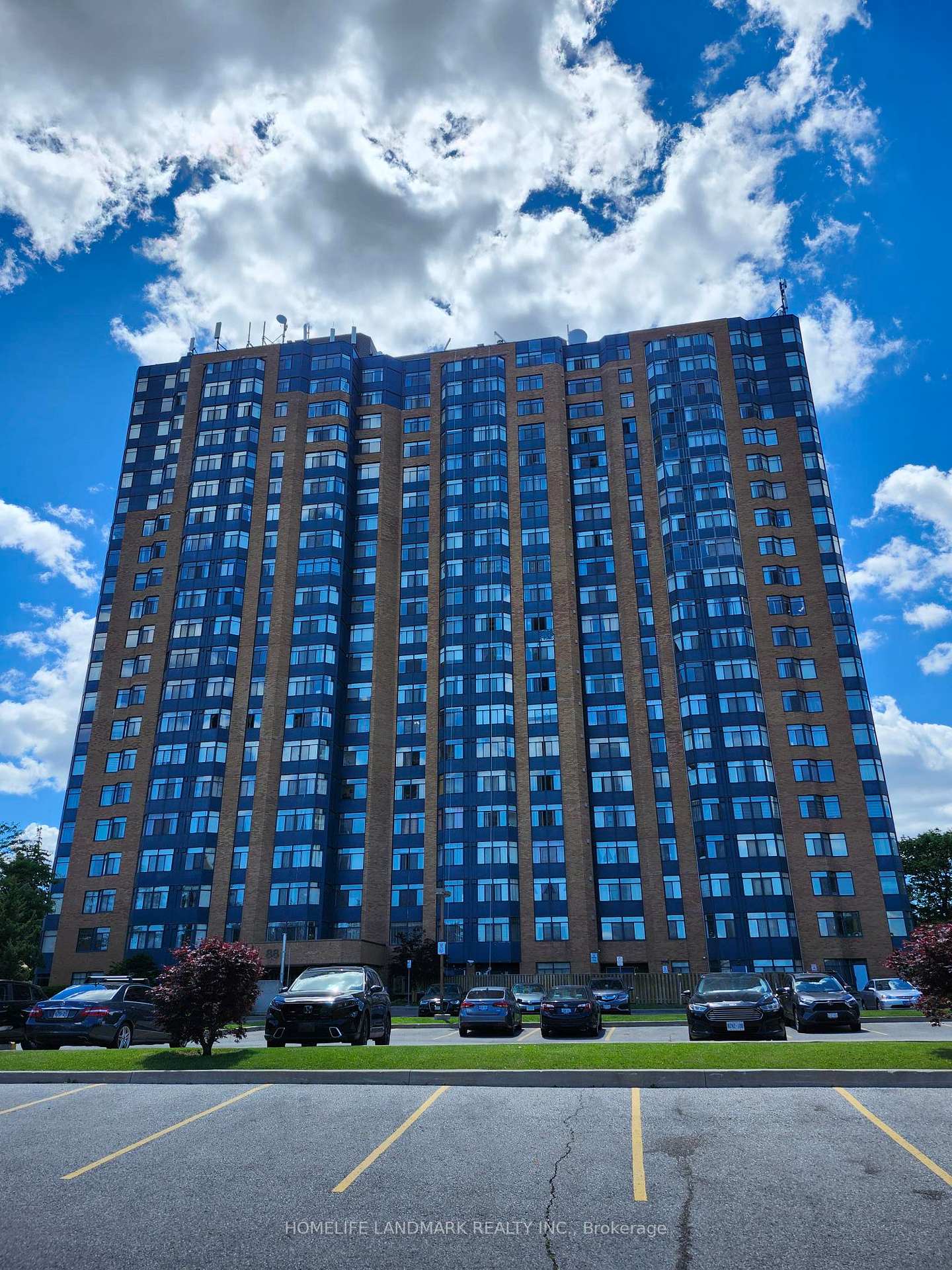 88 Alton Towers Circle