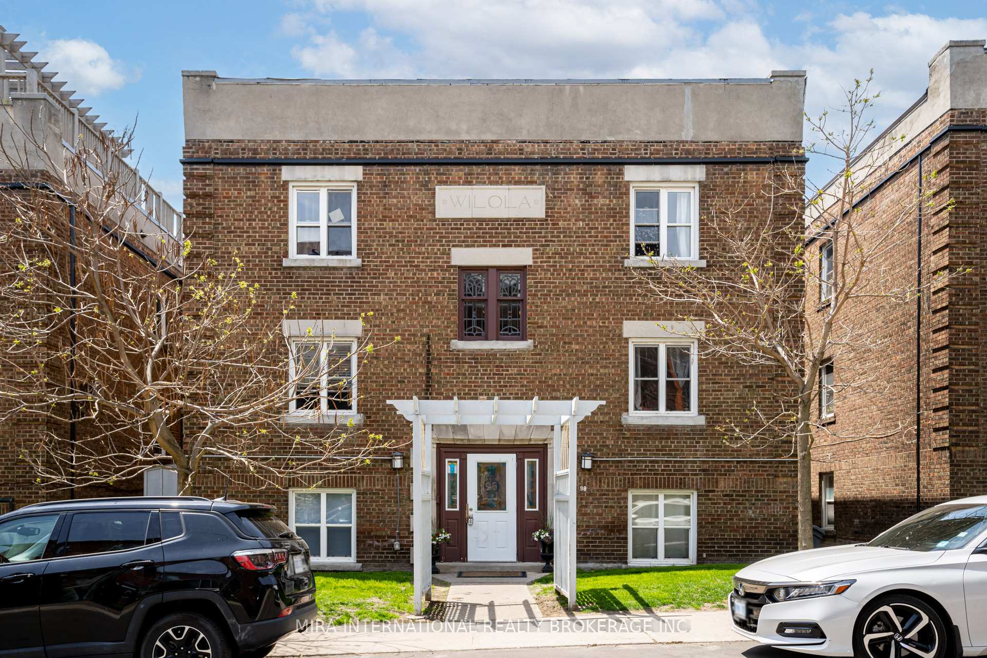 98 Leuty Avenue