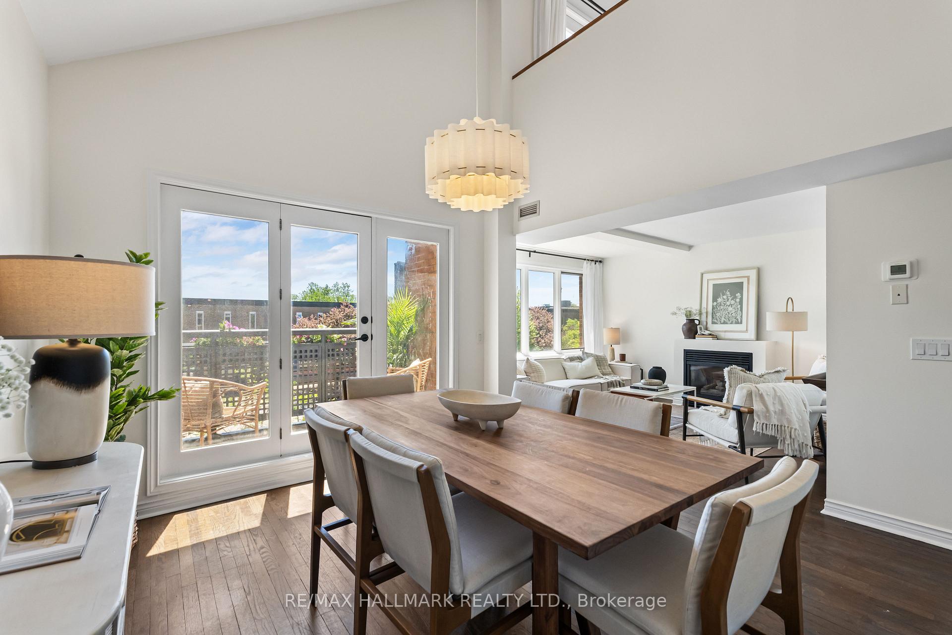 1941 Queen Street E