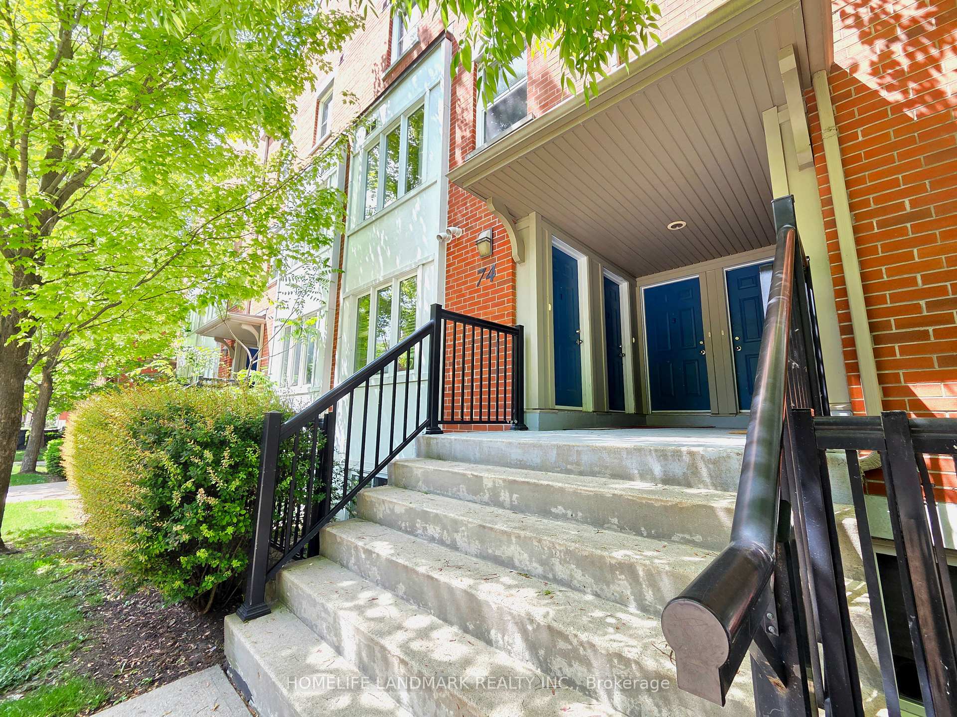74 Munro Street