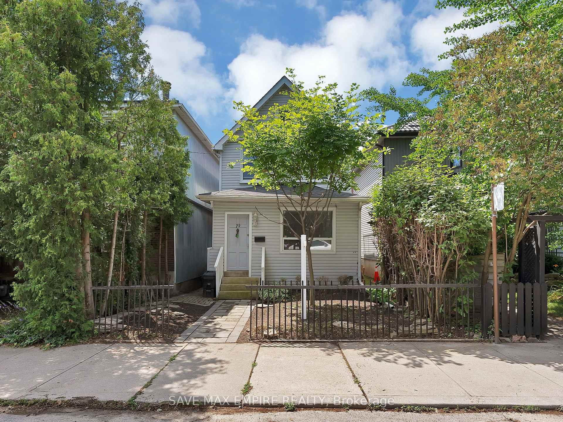 19 Minto Street