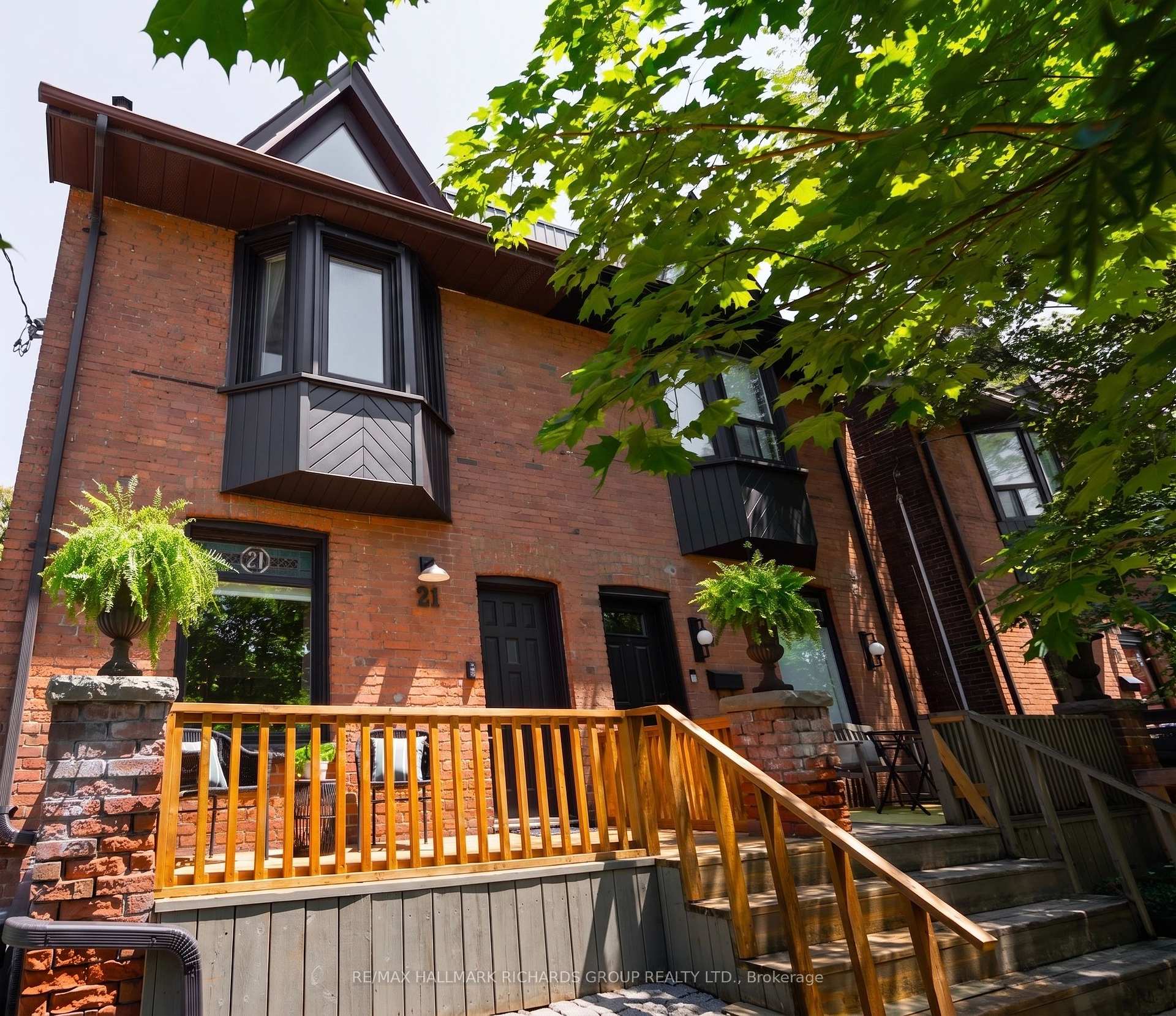 21 Bertmount Avenue