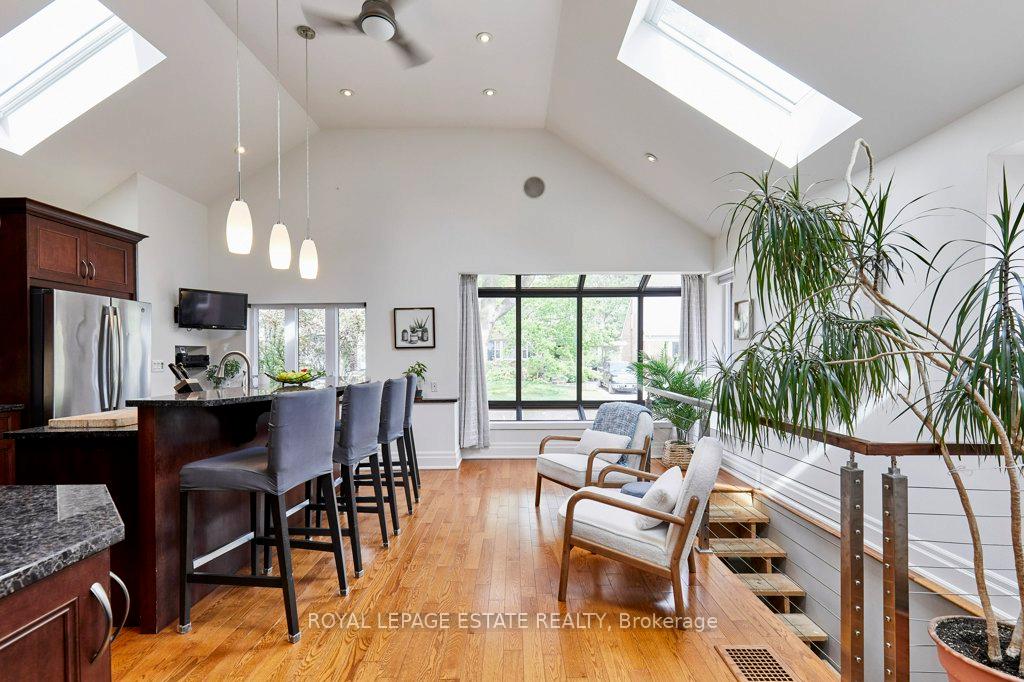 10 Queensgrove Road