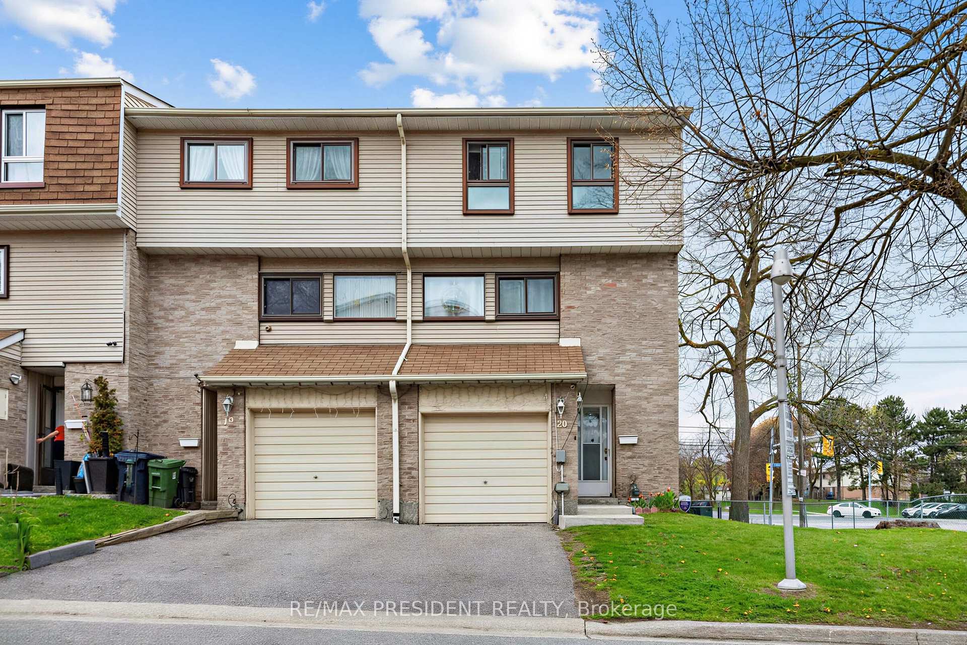 120 Murison Boulevard
