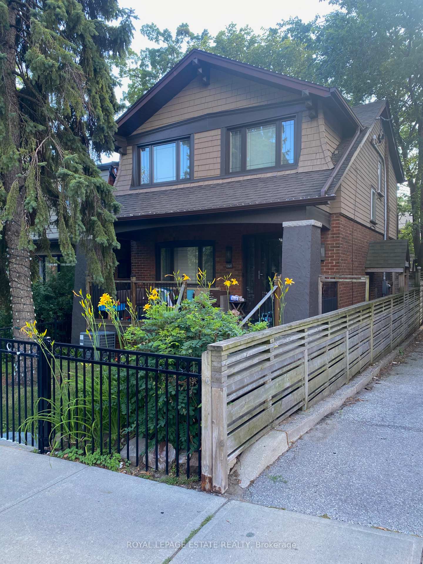 372 Victoria Park Avenue