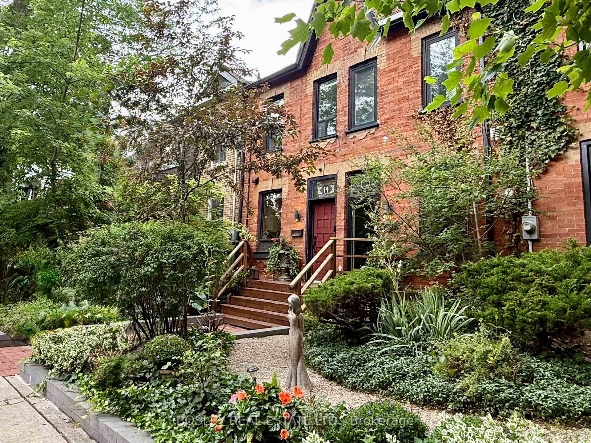 16 Blong Avenue