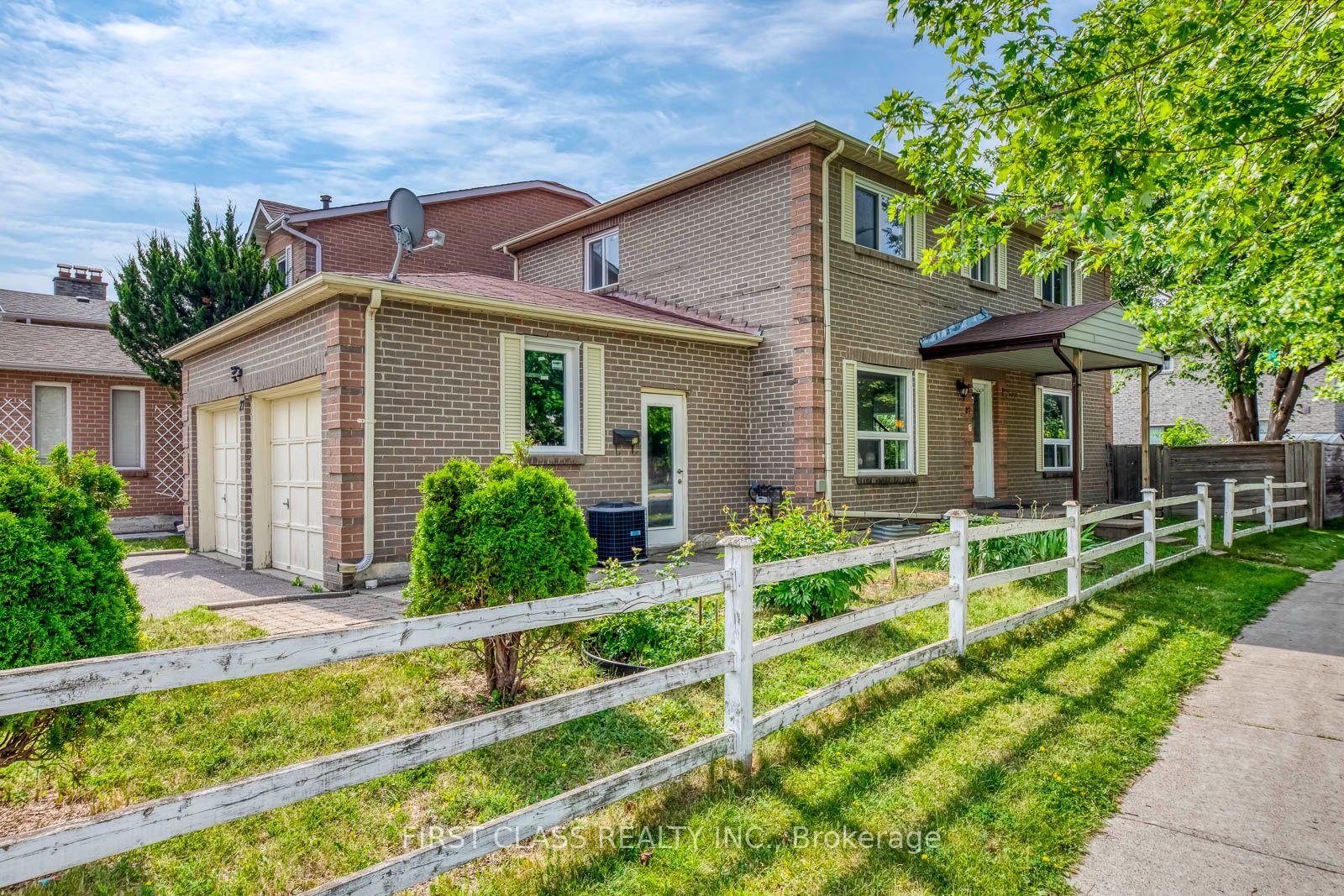 27 Alton Towers Circle