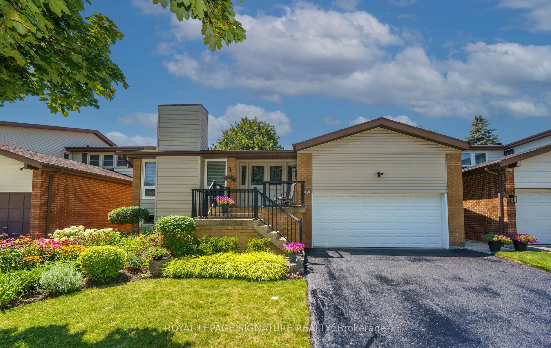 36 Chiefswood Square