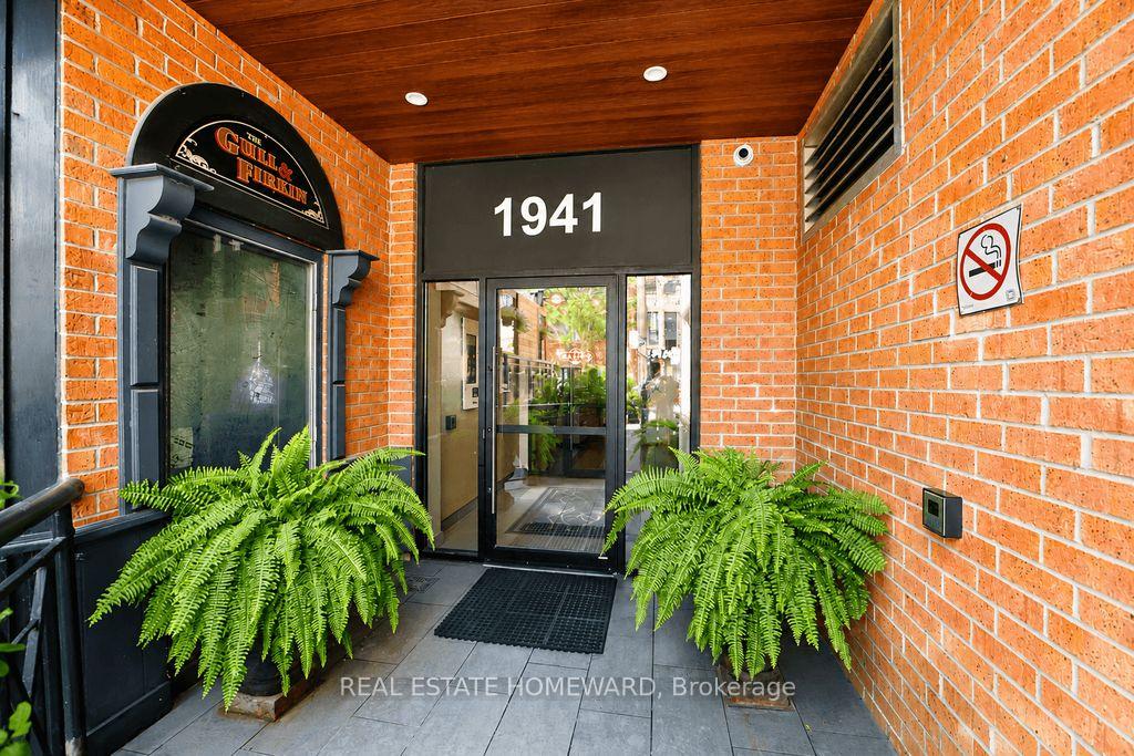 1941 E Queen Street E