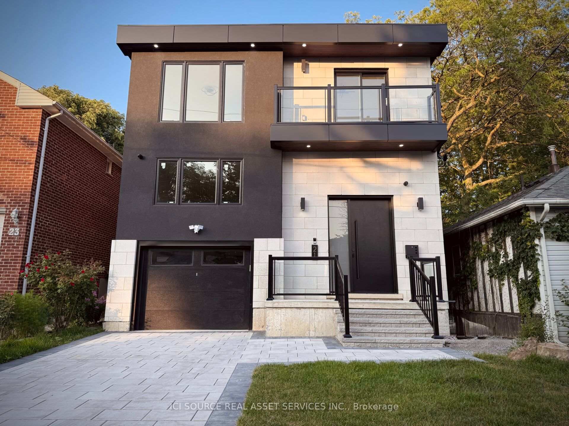 21 Vanbrugh Avenue