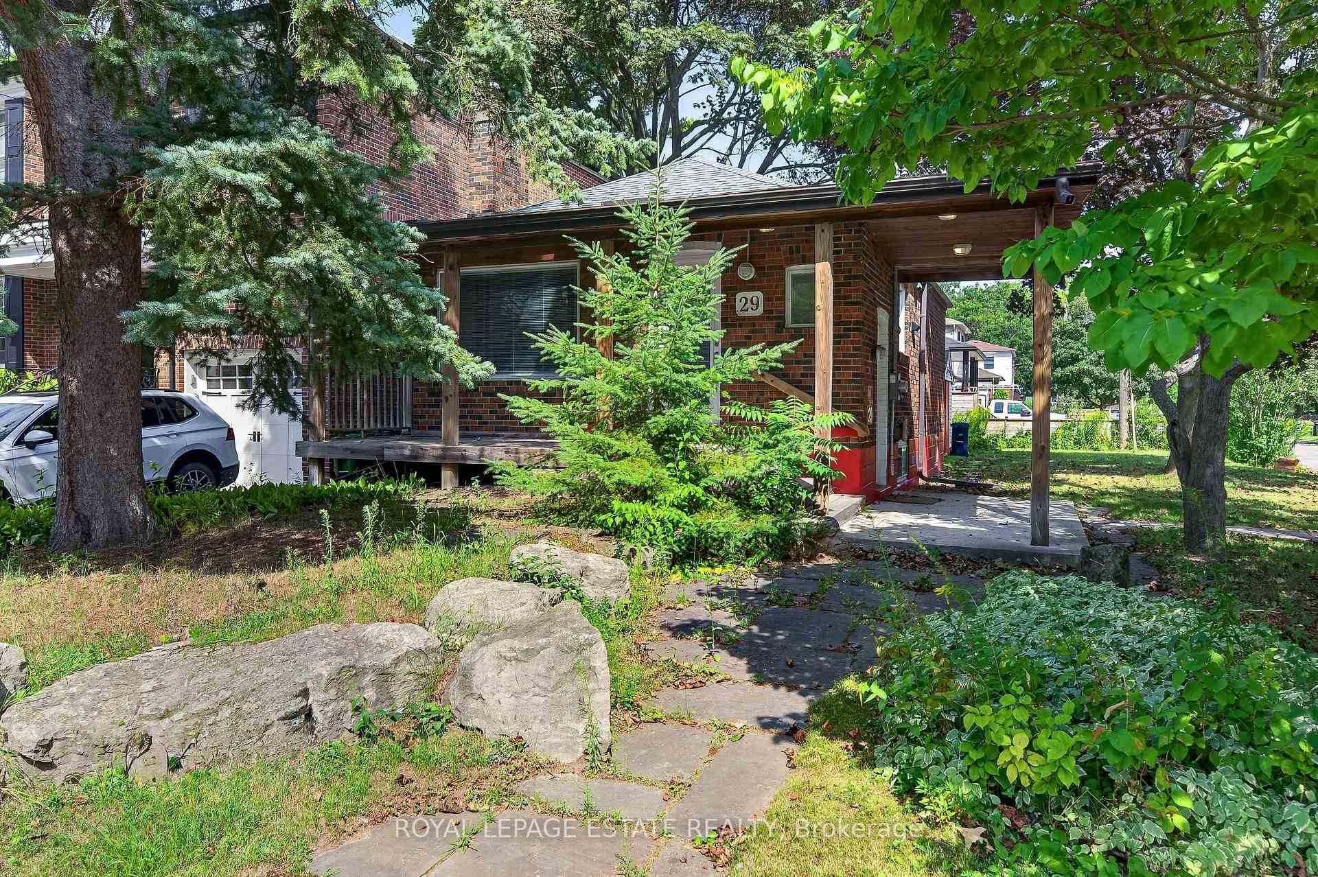 29 Red Deer Avenue