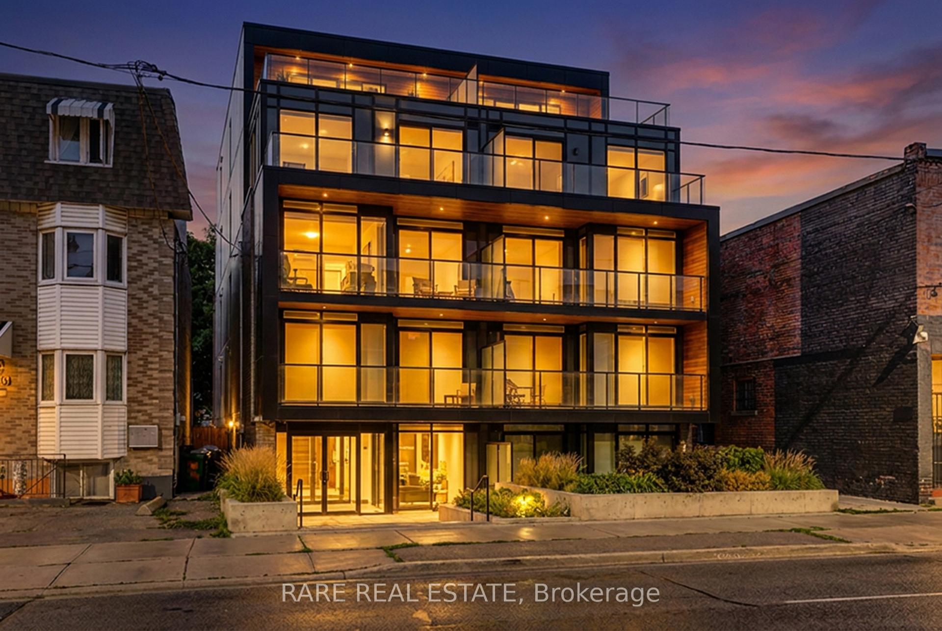 890 & 892 Broadview Avenue