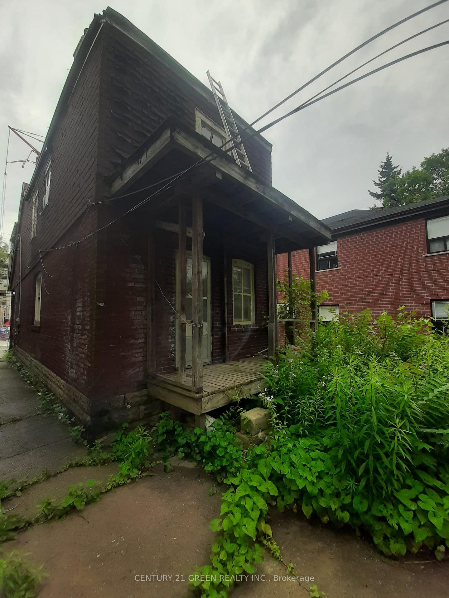384 Coxwell Avenue