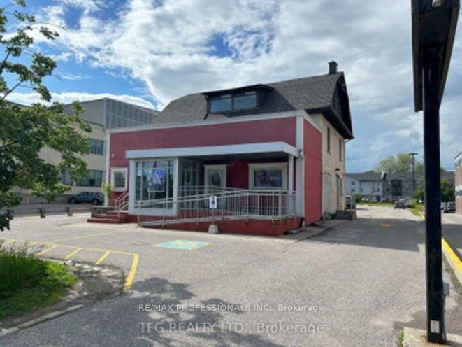 306 King Street W