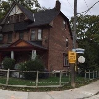 2352 Queen Street E