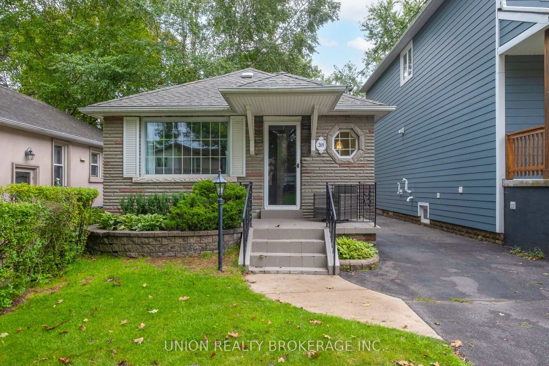 269 Warden Avenue