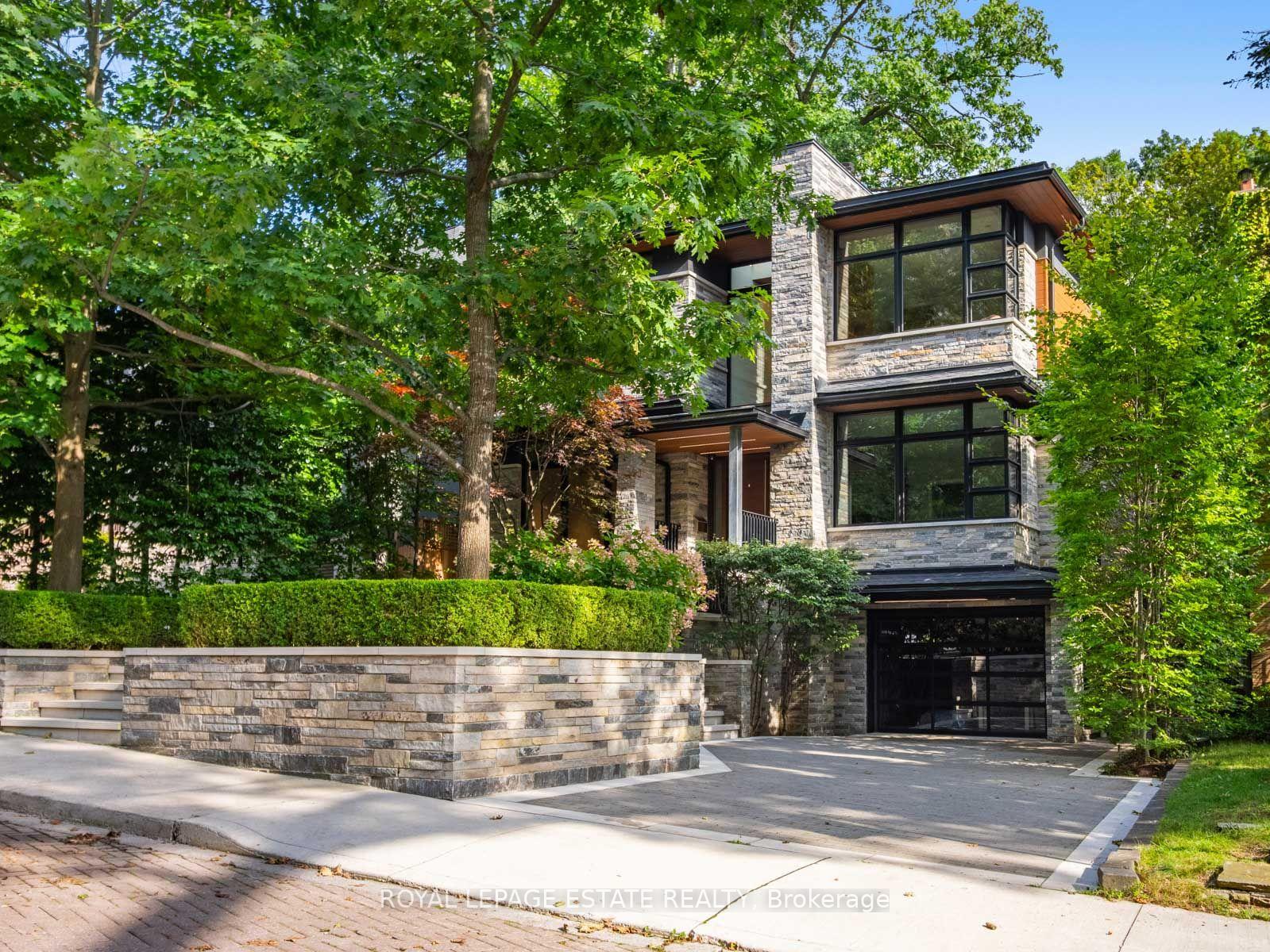 11 Pine Crescent