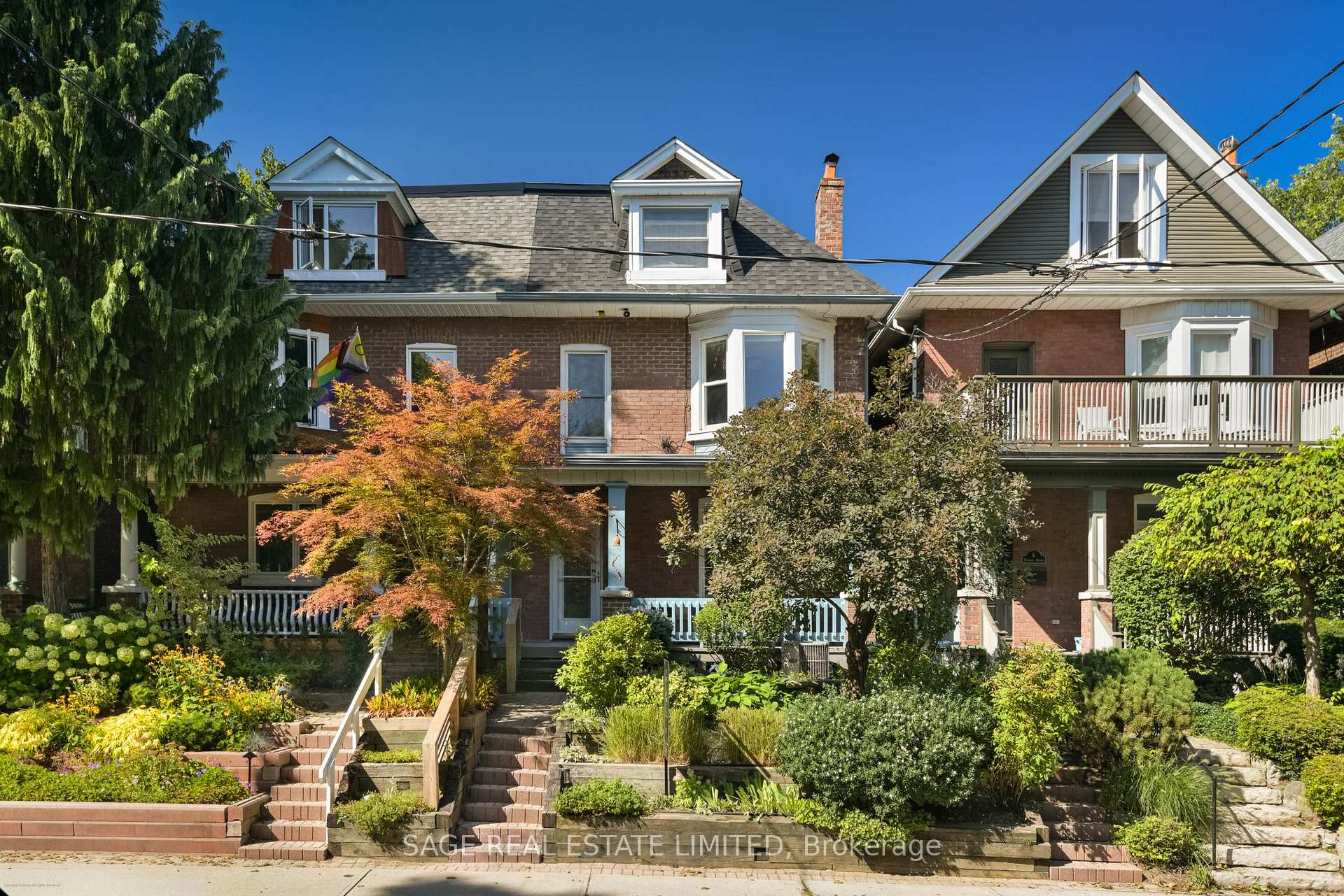 4 Dingwall Avenue