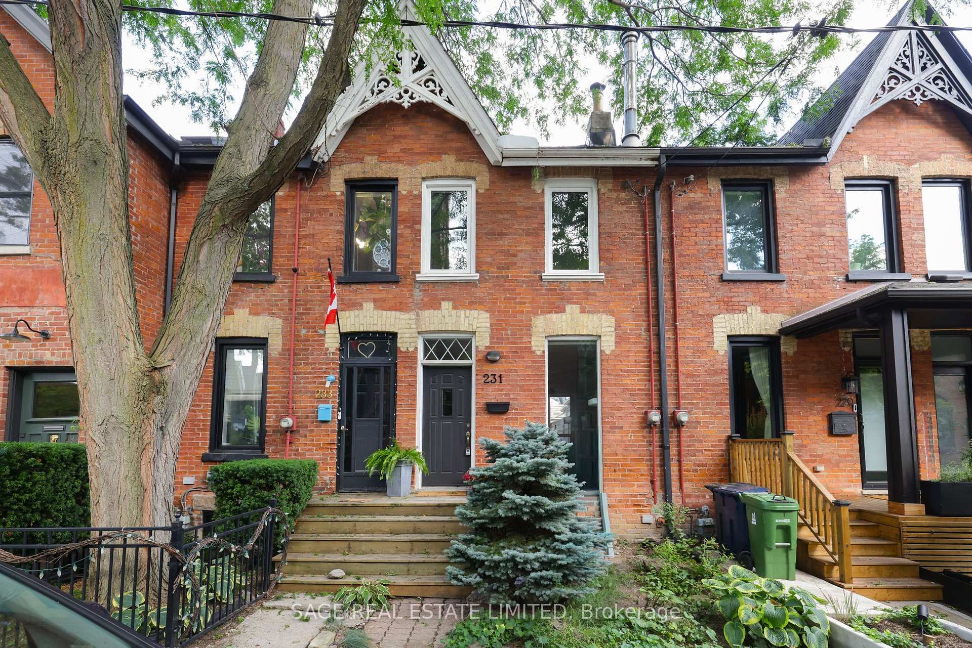 231 Boulton Avenue