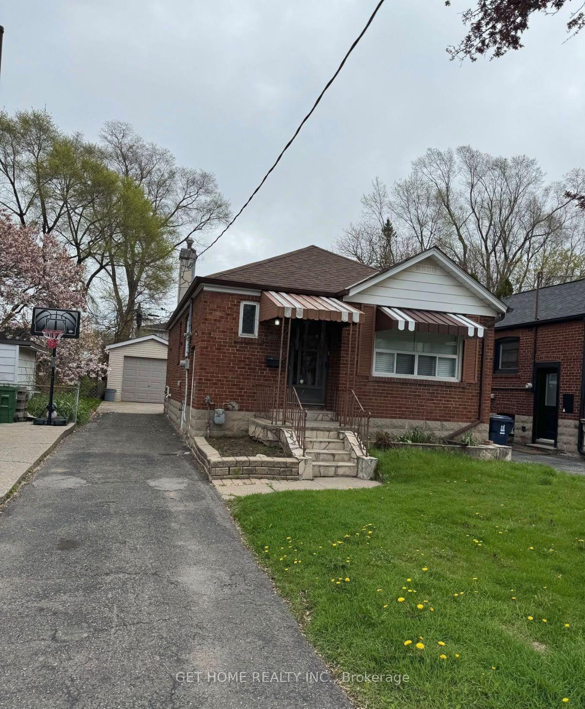105 St Hubert Avenue