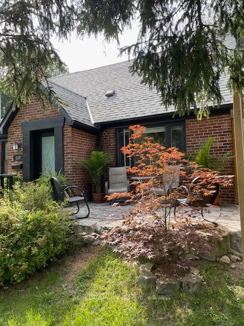 110 Lakeside Avenue