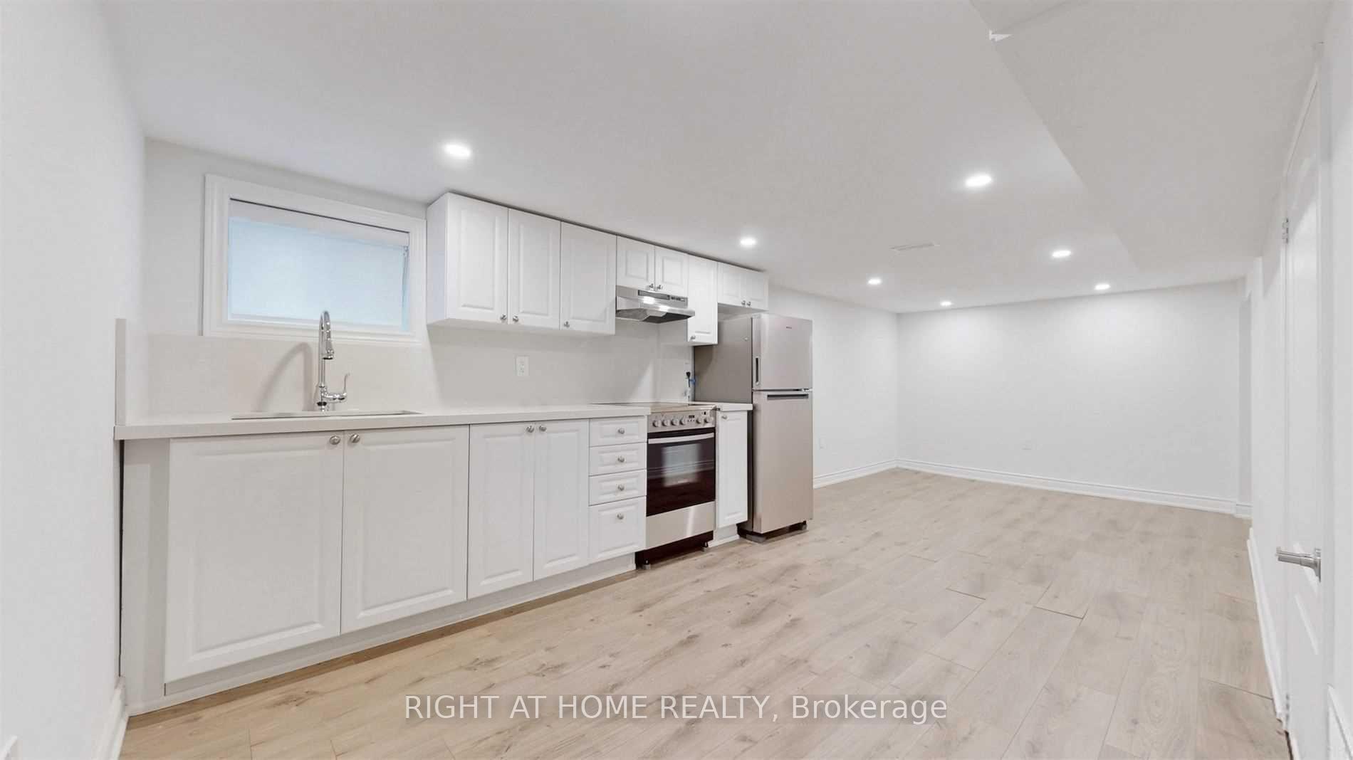 8 Airley Crescent