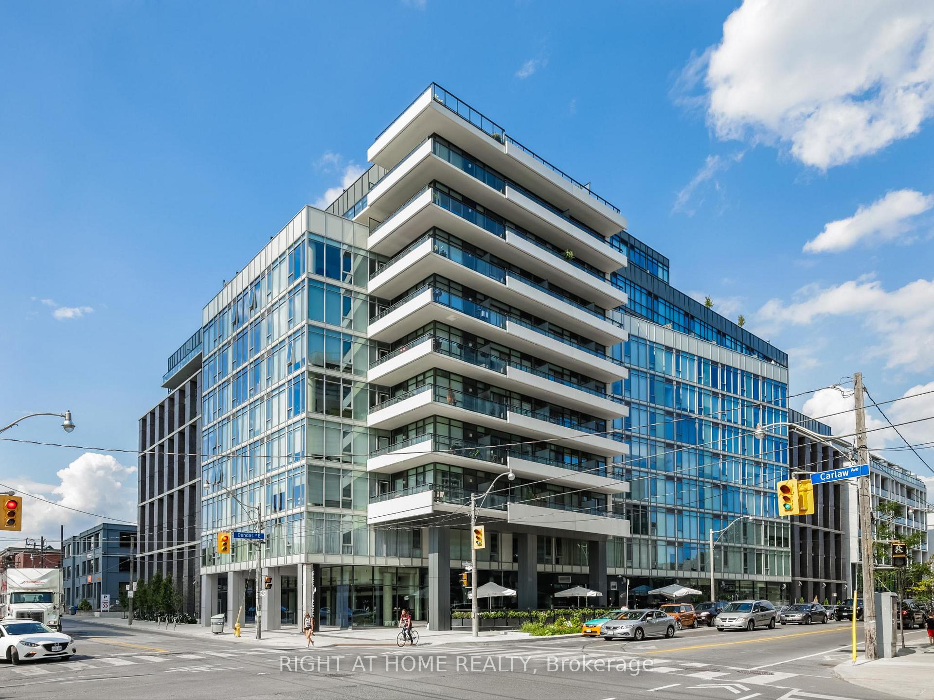 1190 Dundas Street E