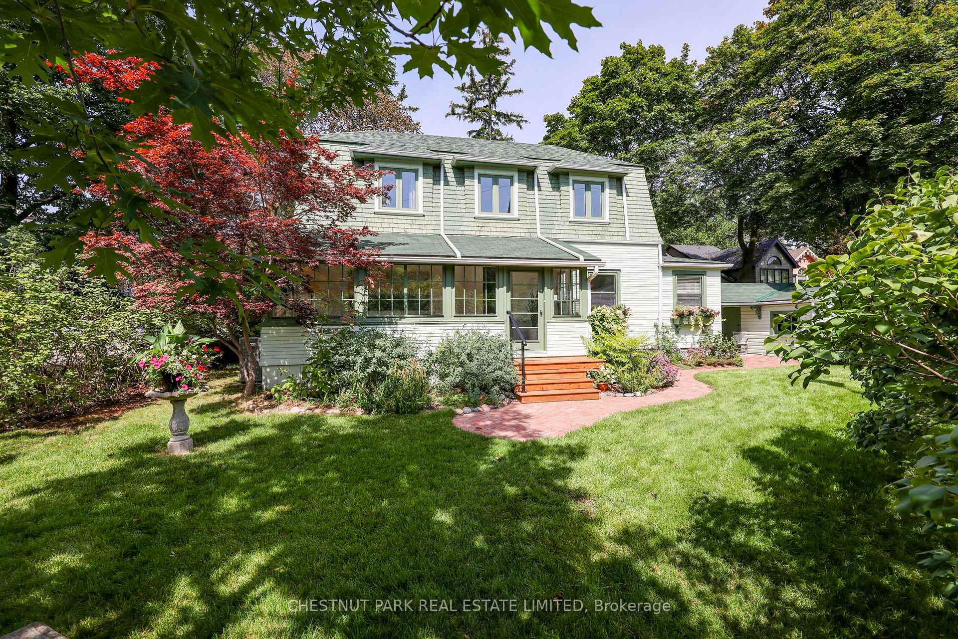 2 Springbank Avenue