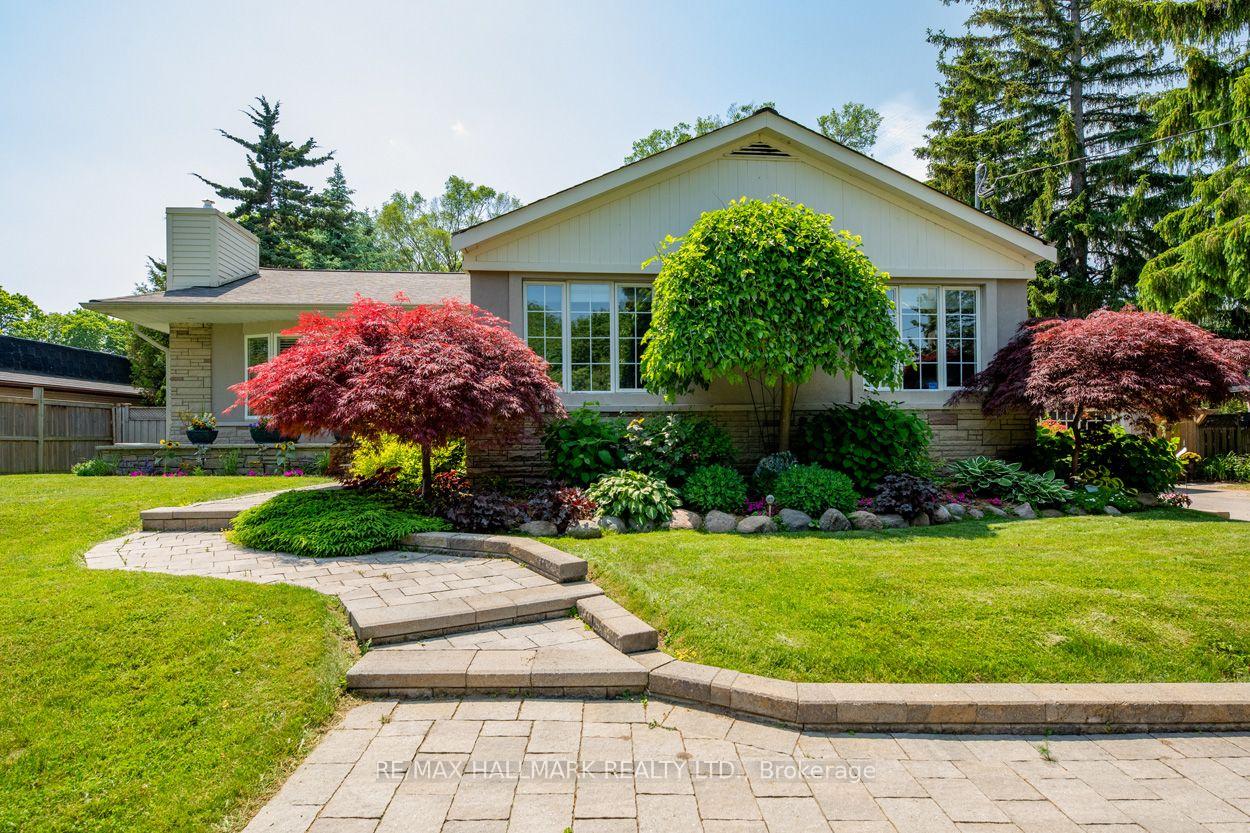 12 Guildcrest Drive