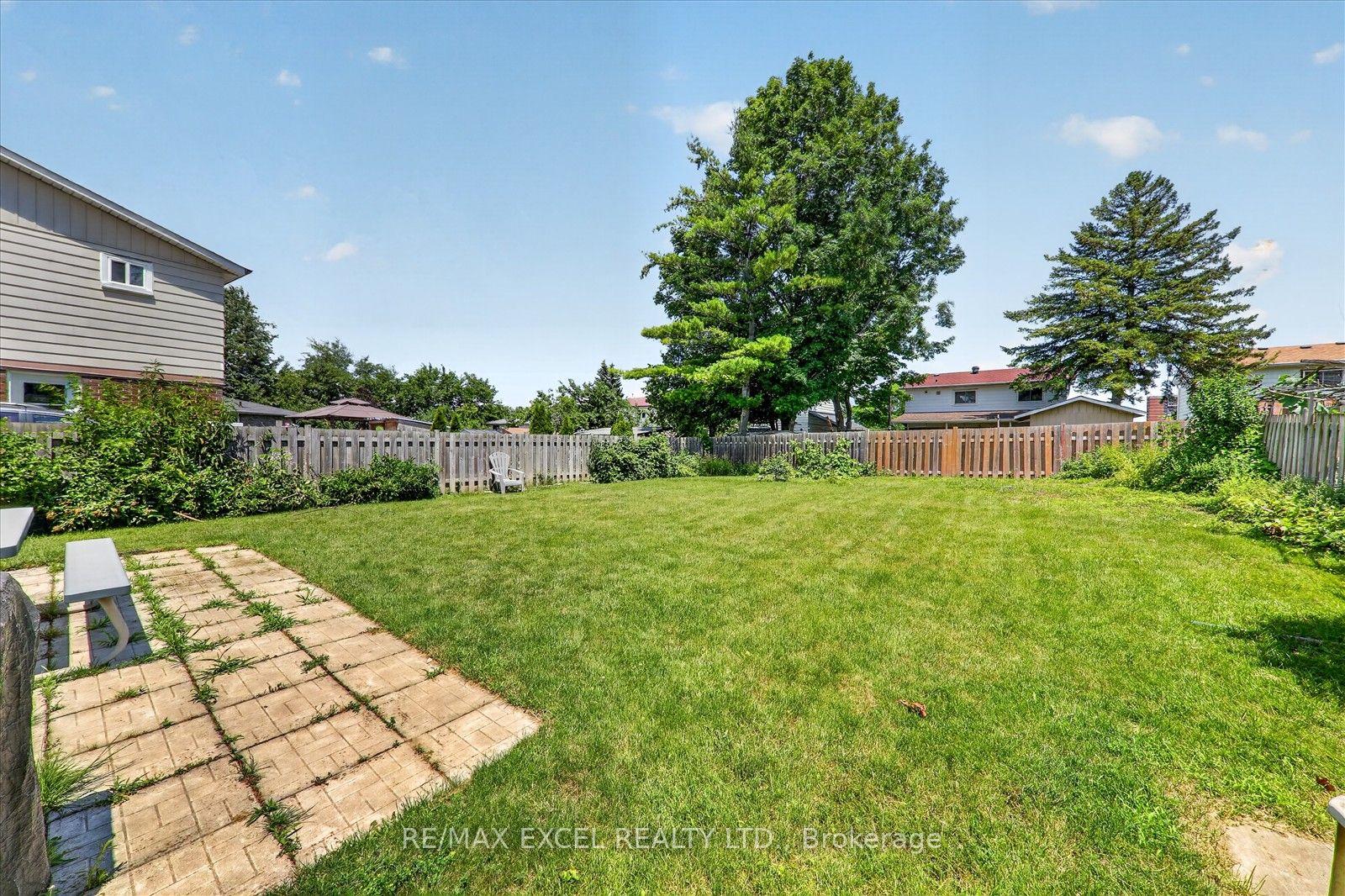 26 Lighthall Crescent