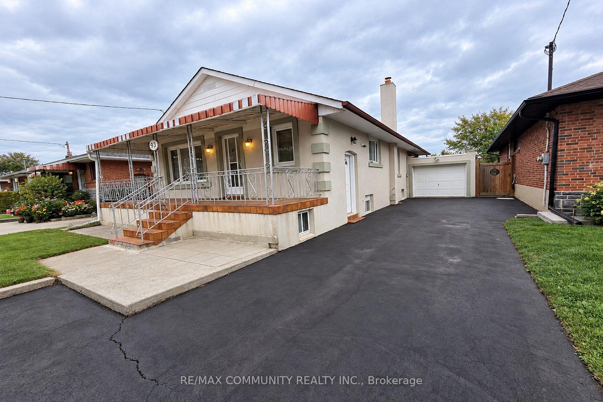 93 Waringstown Drive