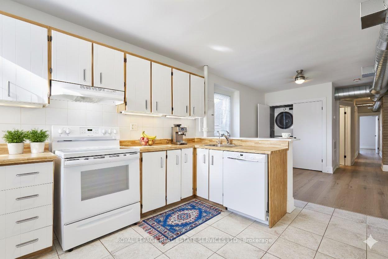 927 Kingston Road