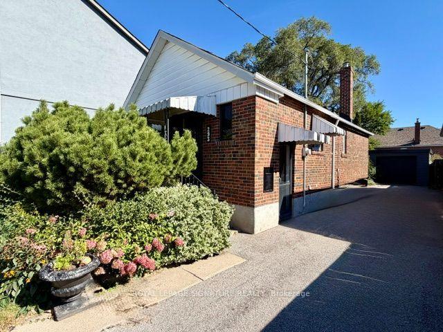 293 Glebemount Avenue