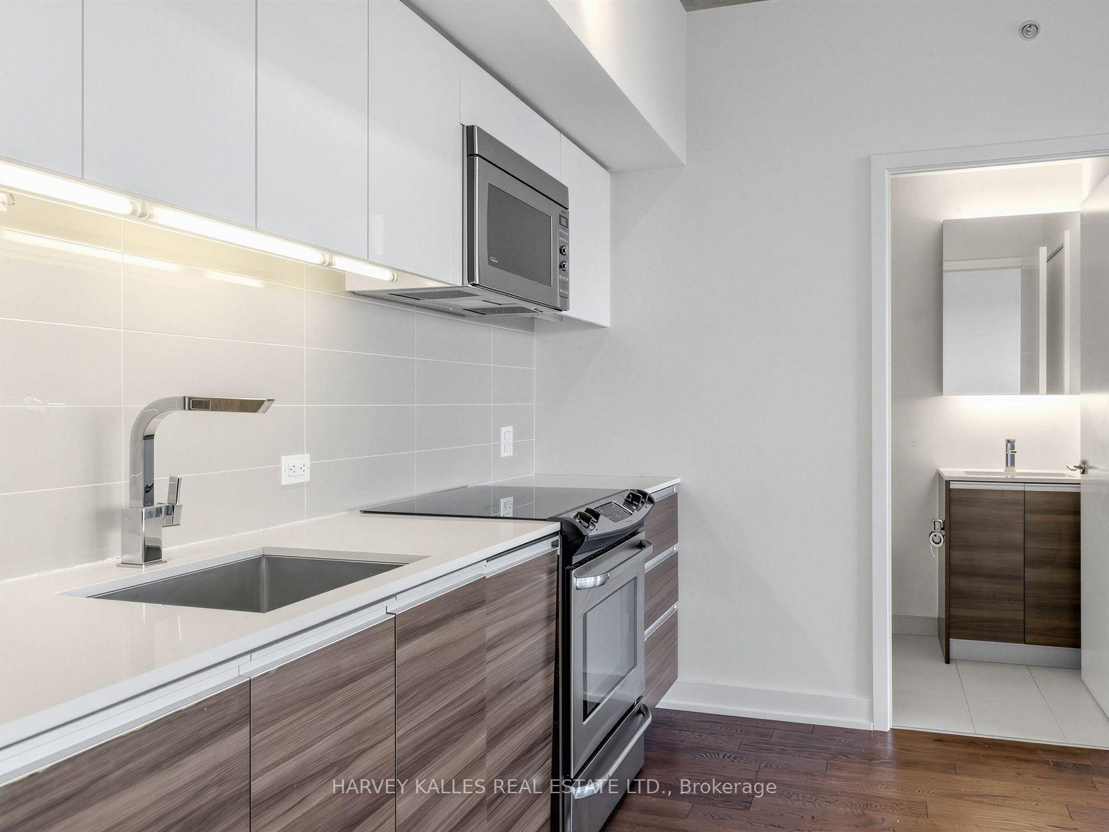 1190 Dundas Street E