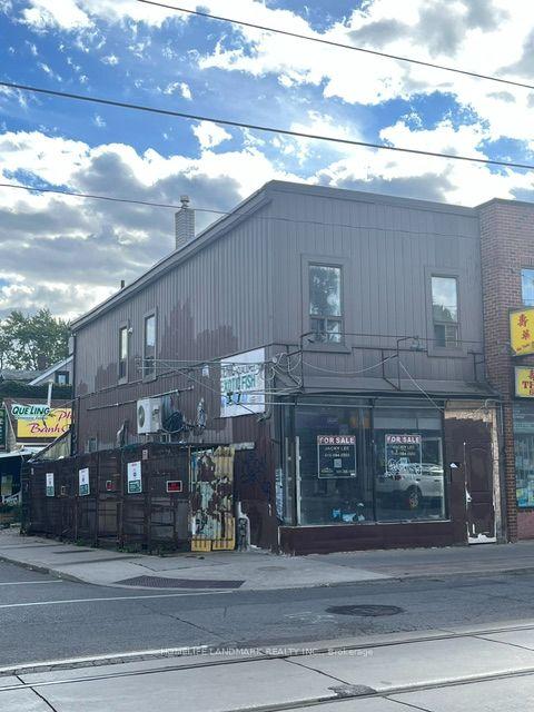 673 Gerrard Street E