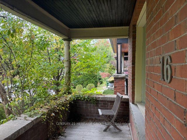 16 Sparkhall Avenue