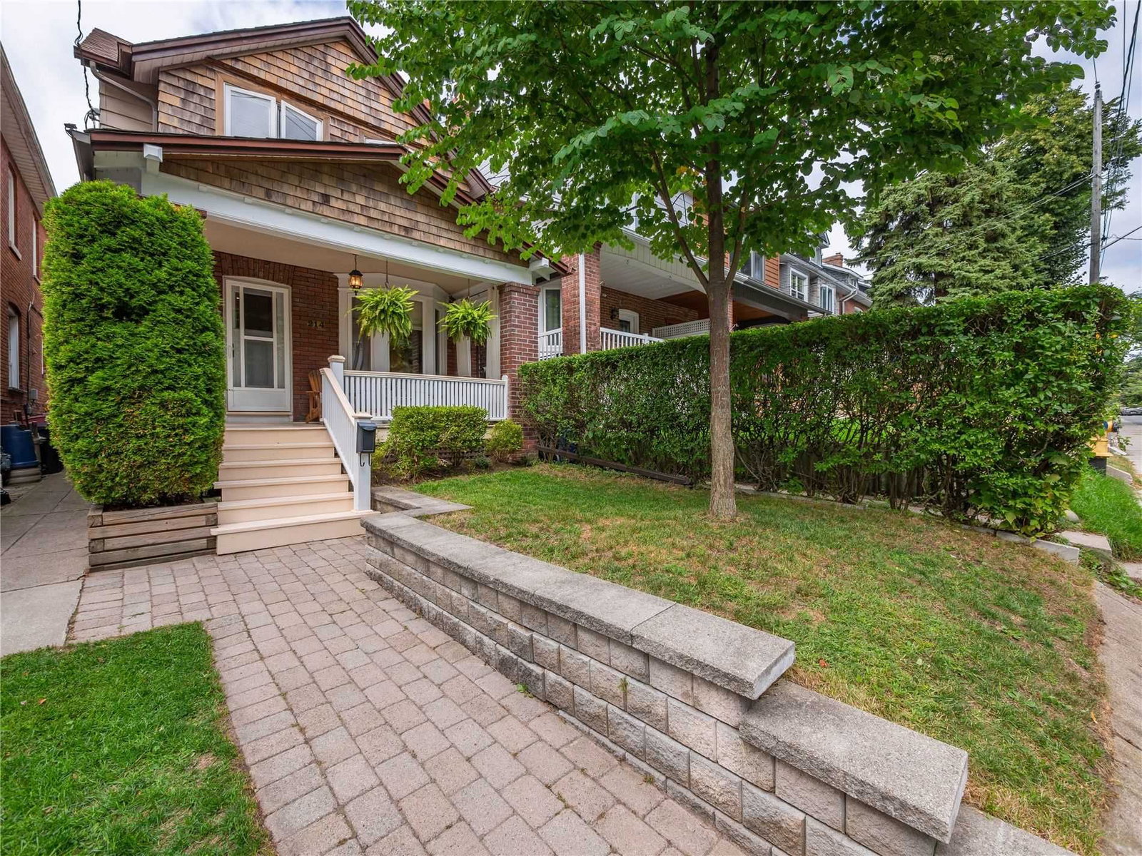 214 Scarborough Rd